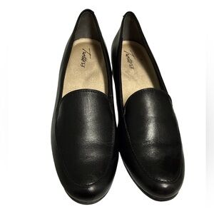 Trotters Monarch Women's 7.5 Black Dress Loafer NEW